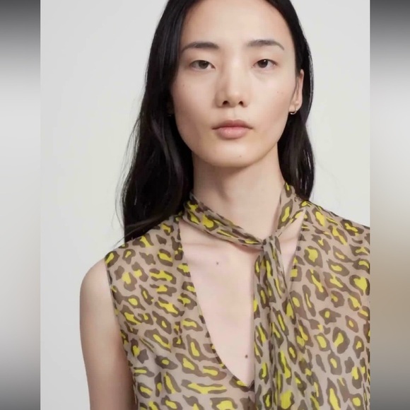 Theory Silk leopard print top - Picture 10 of 13